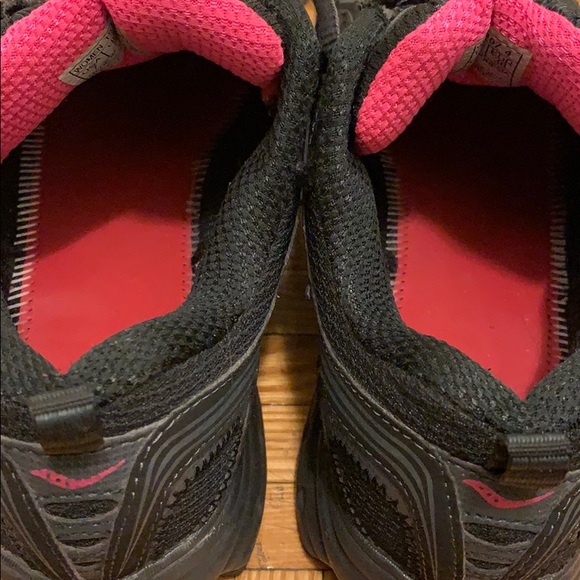 Running shoes - Picture 3 of 4